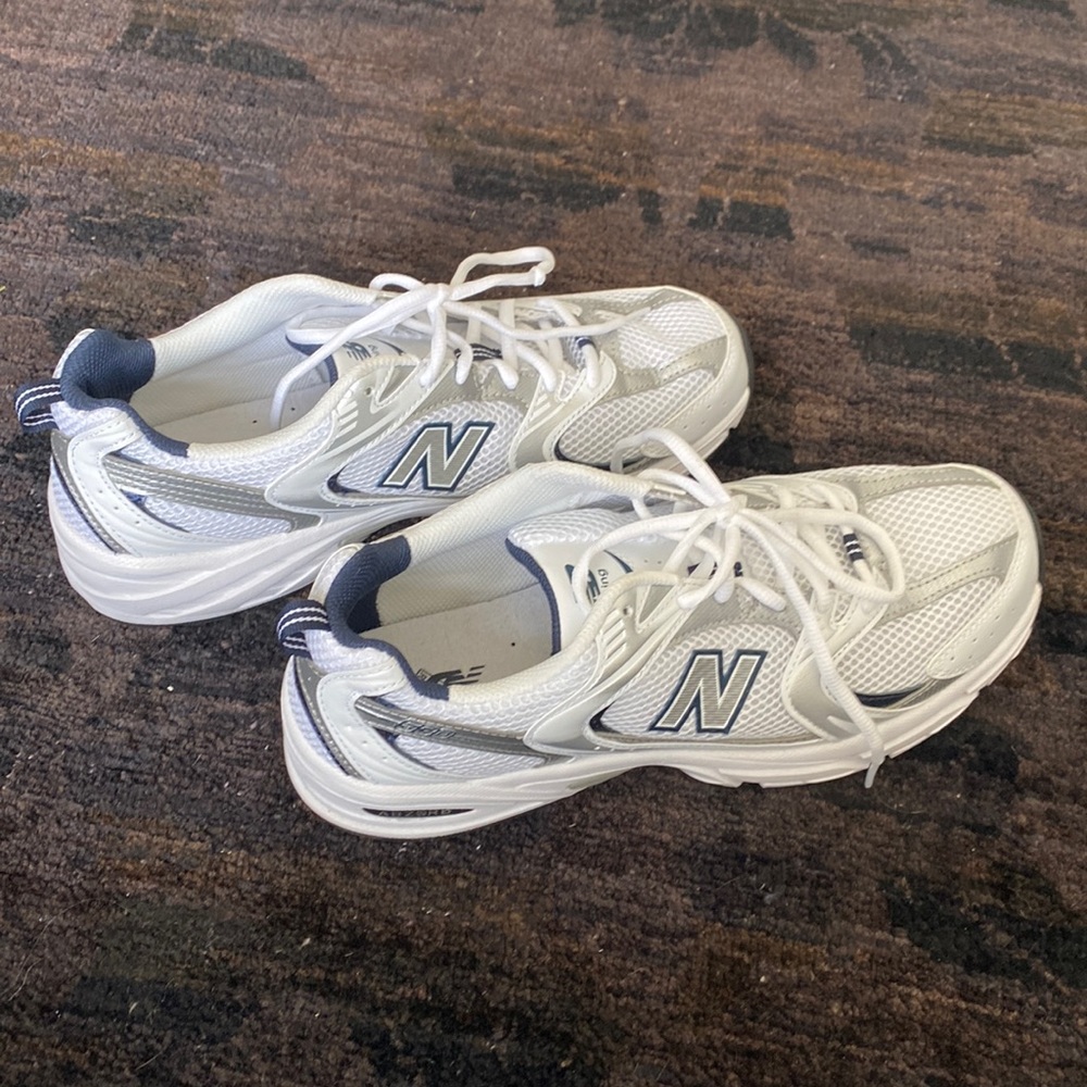 Women’s New Balance 530s